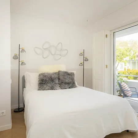 Contemporary Restelo Pool Haven Lisbon
