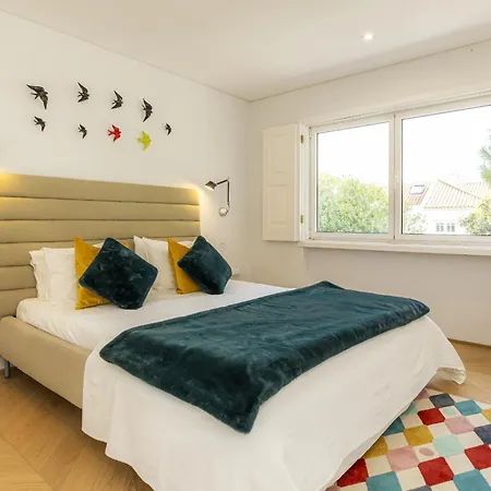 Contemporary Restelo Pool Haven Holiday home